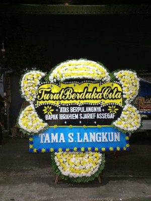 Papan Bunga Duka di Makawidey