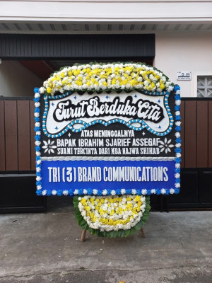Papan Bunga Duka di Makawidey